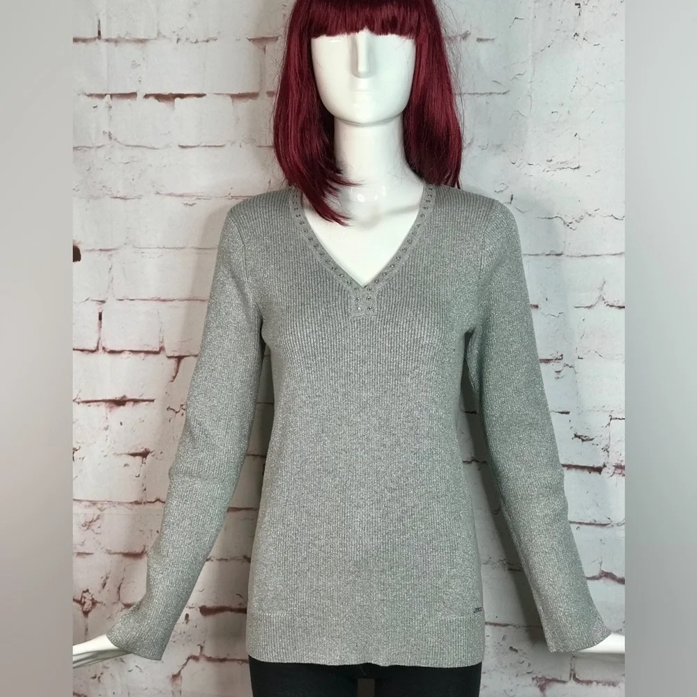 DKNY M Sparkly silver metallic thread grey ribbed V-neck knit top Size Medium - Picture 3 of 15